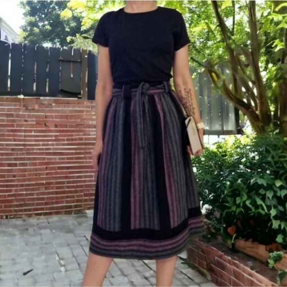 Vtg 100% Wool Belted Skirt - Picture 4 of 9